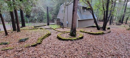 3033 Granite Hill Rd in Grants Pass, OR - Building Photo - Building Photo