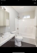 5036 NE 12th Ave in Portland, OR - Building Photo - Building Photo