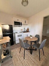 13330 Clairmont Way in Oregon City, OR - Foto de edificio - Building Photo