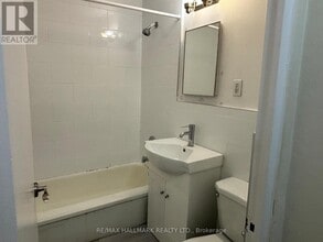 134 Lawton Blvd in Toronto, ON - Building Photo - Building Photo