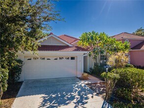 9841 Las Casas Dr in Ft. Myers, FL - Building Photo - Building Photo