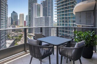 1000 Brickell Plz, Unit 2201 in Miami, FL - Building Photo - Building Photo