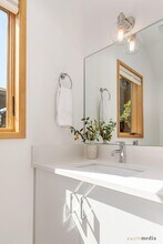 2038 NE Morgan St in Portland, OR - Building Photo - Building Photo