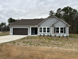 401 Grand Oaks Dr in Goldsboro, NC - Building Photo