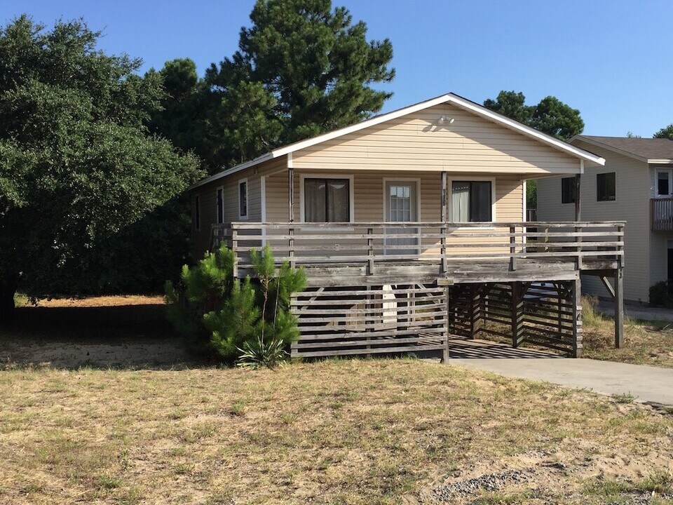 602 Clam Shell Dr in Kill Devil Hills, NC - Foto de edificio
