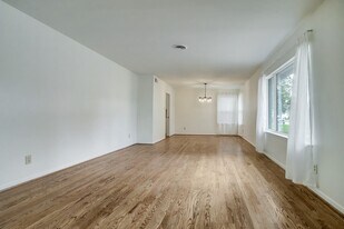 3807 Murworth Dr in Houston, TX - Building Photo