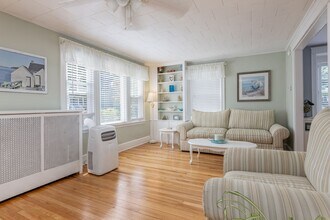 61 Elsmere Ave in South Portland, ME - Building Photo - Building Photo