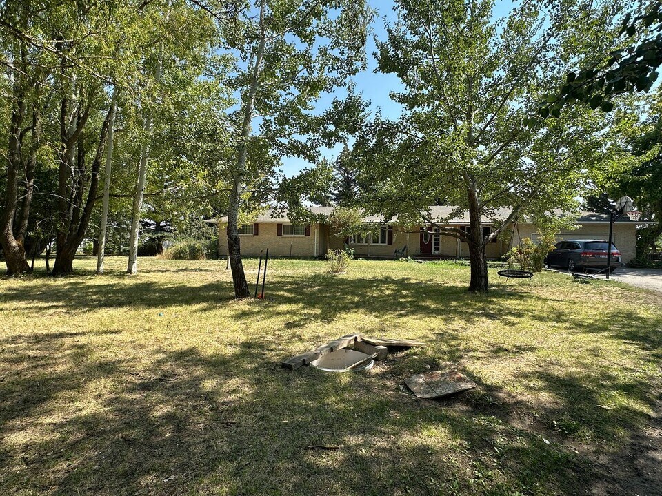 1843 W 3000 S in Rexburg, ID - Building Photo