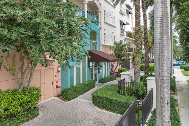 Reflections of Las Olas in Fort Lauderdale, FL - Building Photo - Building Photo