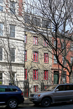 235 W 11th St in New York, NY - Building Photo - Building Photo