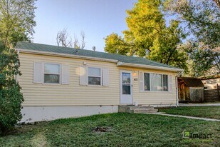 403 Burlington Ave in Colorado Springs, CO - Building Photo
