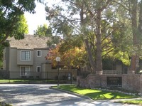 Hidden Lake Condominium Rentals in Sacramento, CA - Foto de edificio - Building Photo