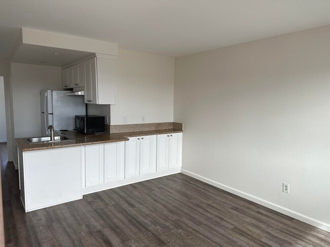 3844 Swift Ave in San Diego, CA - Building Photo - Building Photo