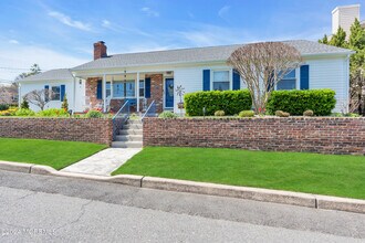 67 N Farragut Ave in Manasquan, NJ - Building Photo - Building Photo