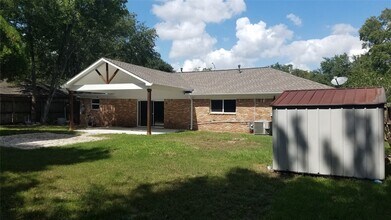 11123 Hazelhurst Dr in Houston, TX - Building Photo - Building Photo