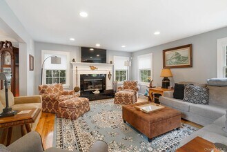 156 Maggie Dr in East Quogue, NY - Building Photo - Building Photo