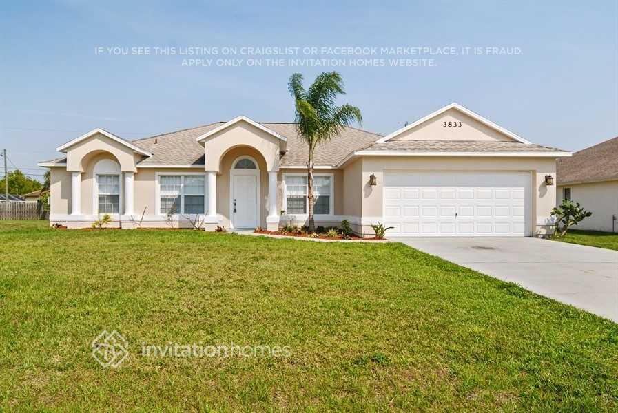 3833 SW McKim St in Port St. Lucie, FL - Building Photo