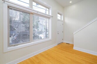 806 Christian St in Philadelphia, PA - Building Photo - Building Photo