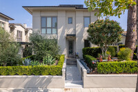 1020 S Marengo Ave in Pasadena, CA - Foto de edificio - Building Photo