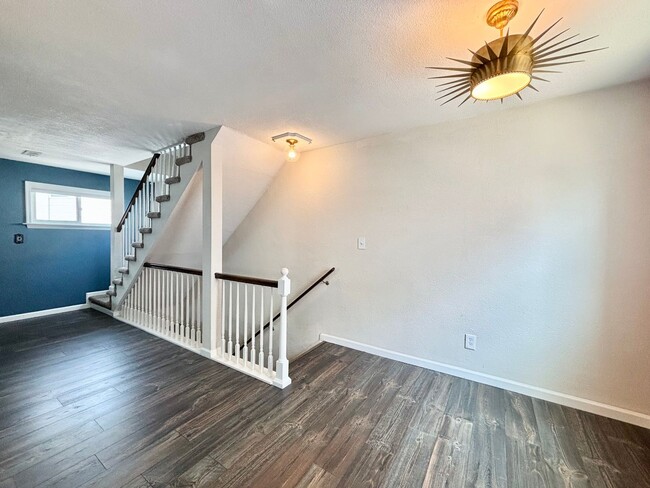 910 E Ocean View Ave in Norfolk, VA - Building Photo - Building Photo