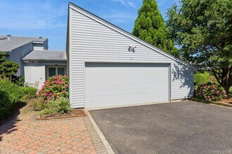 34 Harbour Dr in Blue Point, NY - Building Photo - Building Photo