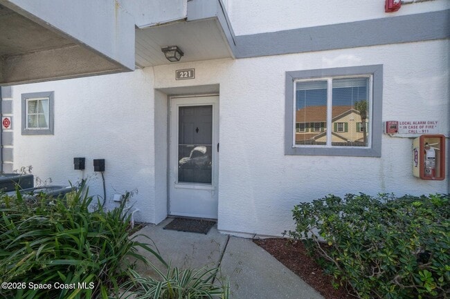 221 Ocean Park Ln in Cape Canaveral, FL - Building Photo - Building Photo