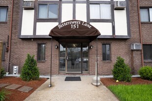 151 Bittersweet Ln in Randolph, MA - Building Photo