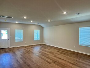 2913Firefly Drive in Yukon, OK - Building Photo - Building Photo