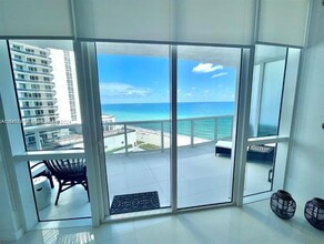 15811 Collins Ave, Unit 803 in North Miami Beach, FL - Building Photo - Building Photo