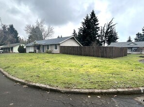 1011 NE 82nd Ave in Vancouver, WA - Building Photo - Building Photo