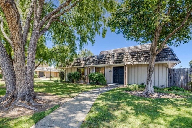 property at 4573 Cimarron River Ct