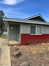 1606 S 1st Ave in Yakima, WA - Building Photo - Building Photo