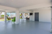 31487 Ave F in Big Pine Key, FL - Foto de edificio - Building Photo