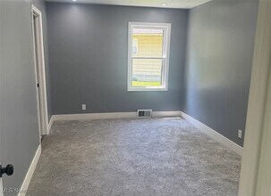 7843 Emery Cir in Mentor, OH - Building Photo - Building Photo