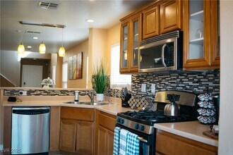 4913 Lazy Day Ct in Las Vegas, NV - Building Photo - Building Photo