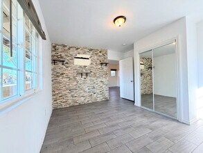 1235 W Florence Ave in Los Angeles, CA - Building Photo - Building Photo