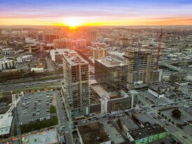 1212 Laurel St, Unit 1312 in Nashville, TN - Building Photo