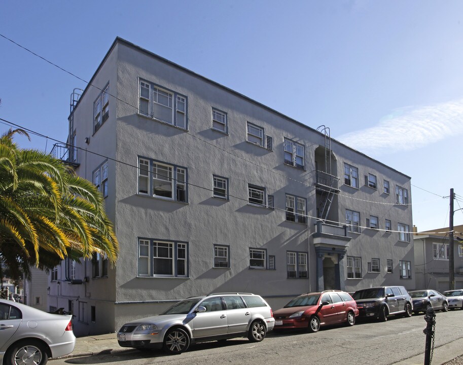 427 Burk St in Oakland, CA - Building Photo