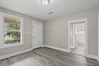 2328 Boss St in La Marque, TX - Foto de edificio - Building Photo