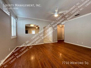 7710 Wexford Square in San Antonio, TX - Building Photo - Building Photo