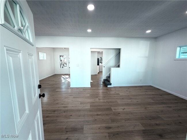 10714 Greenlawn Ave in Cleveland, OH - Building Photo - Building Photo