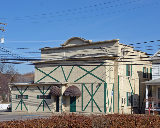 422 Apartments in Pittston, PA - Foto de edificio - Building Photo