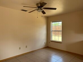 3021 S Malinche Ave-Unit -5 in Laredo, TX - Building Photo - Building Photo