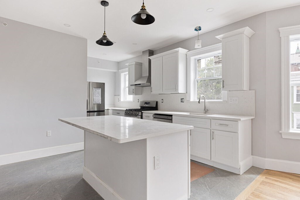 764 Columbia Rd, Unit 1 in Boston, MA - Building Photo