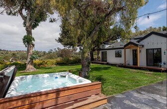 1177 Saxony Rd in Encinitas, CA - Building Photo - Building Photo