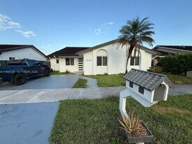1040 NW 127th Pl in Miami, FL - Building Photo