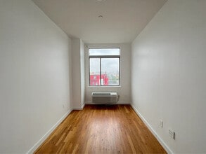 184 Noll St in Brooklyn, NY - Building Photo - Building Photo