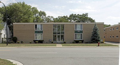 Luxor Apartments in Ferndale, MI - Building Photo - Building Photo