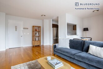 235 W 48th St in New York, NY - Building Photo - Building Photo