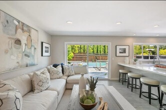 310 Marin Oaks Dr in Novato, CA - Building Photo - Building Photo